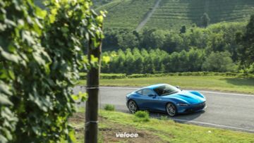 Ferrari Roma Blu Corsa 17