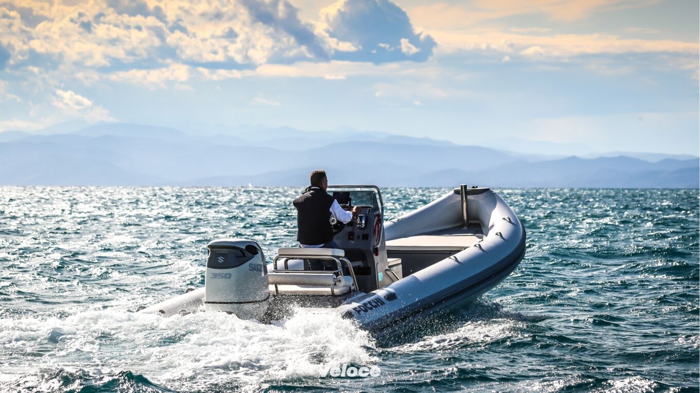 Suzuki V6: un mare di innovazione Suzuki V6: un mare di innovazione