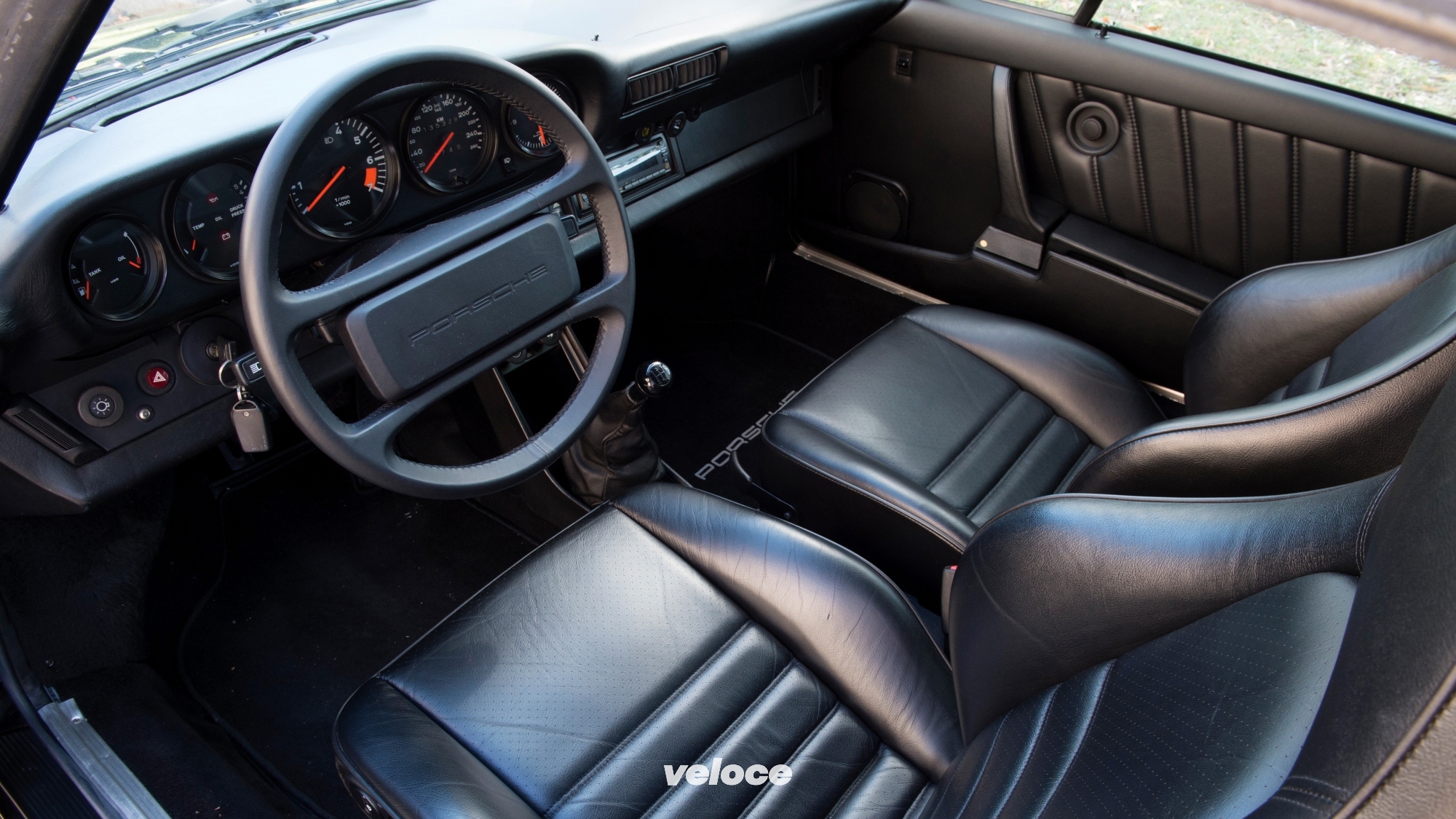 porsche_911_carrera_3.2_cabriolet_turbolook_4