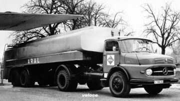 Mercedes Museum lezioni benzina 6 Mercedes Museum lezioni benzina 6