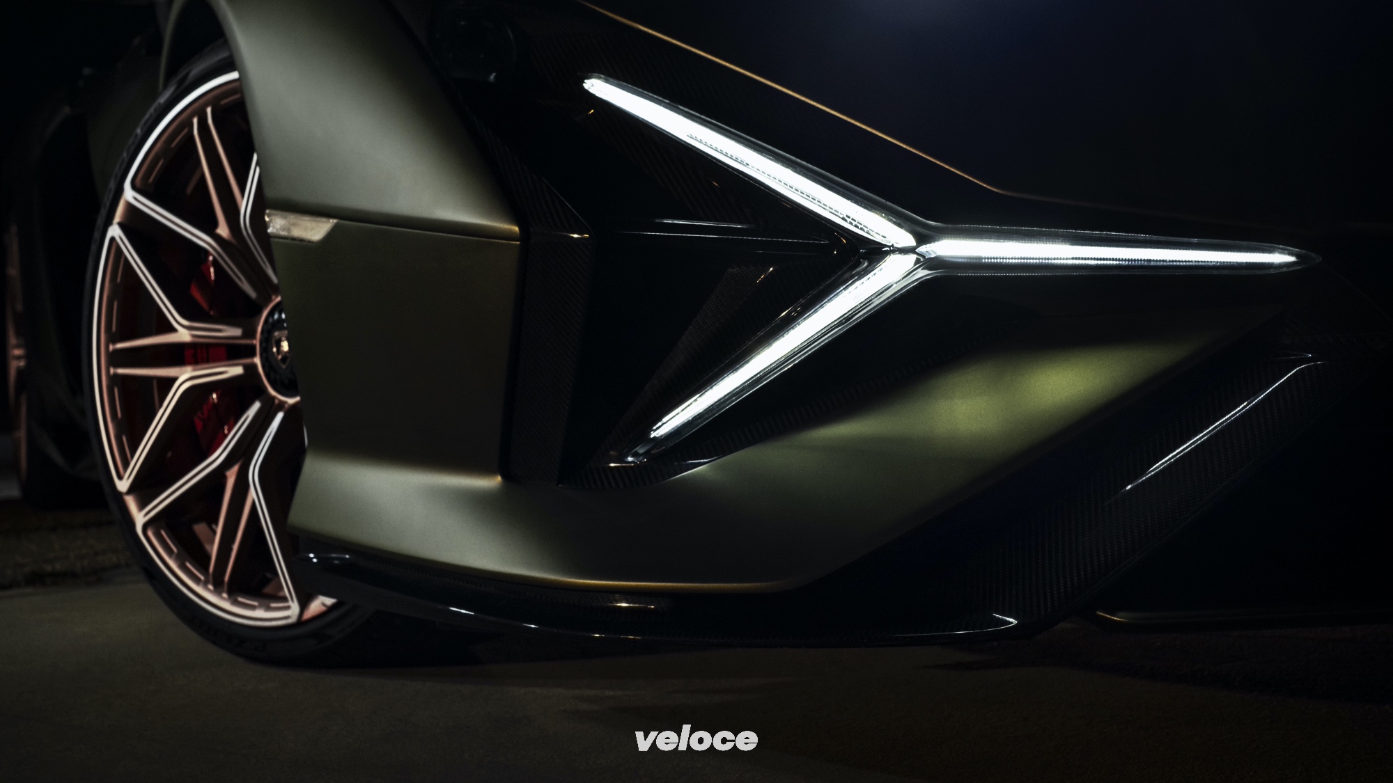 ducati-diavel-1260-lamborghini-22 ducati-diavel-1260-lamborghini-22