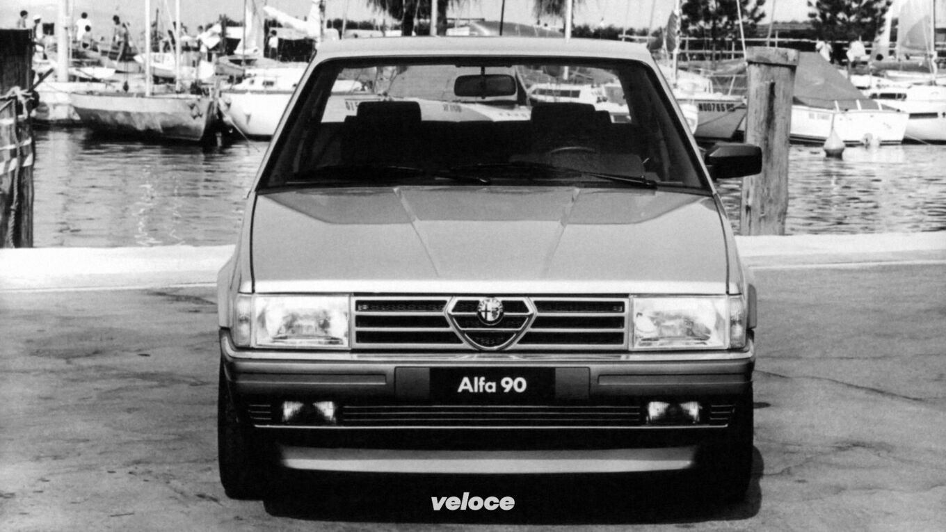 Alfa Romeo Firsts: la 90 (e il suo spoiler) Alfa Romeo Firsts: la 90 (e il suo spoiler)
