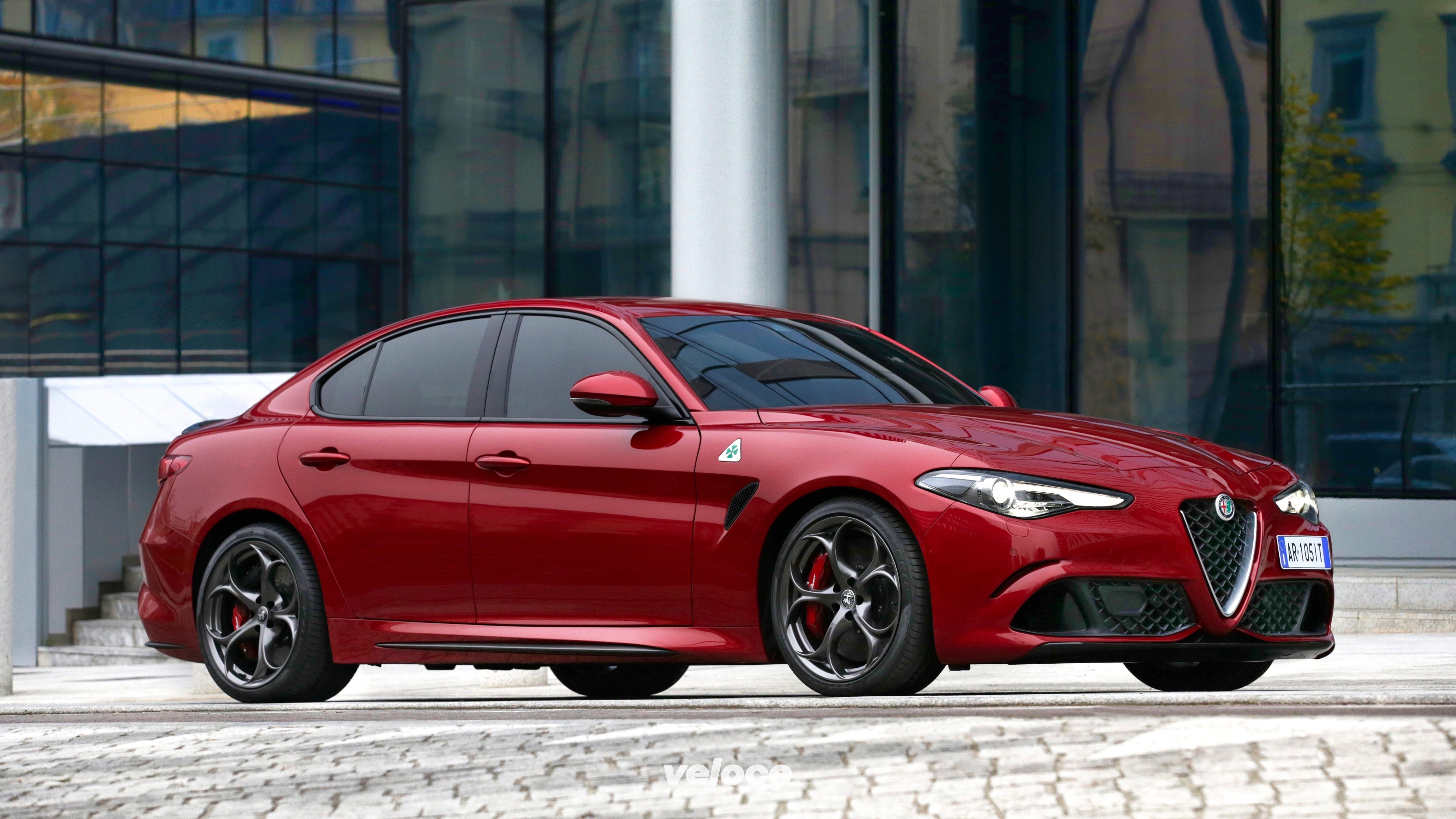Alfa-Romeo-Giulia-Quadrifoglio-12