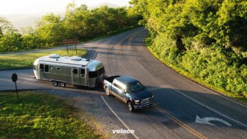 Airstream-Flying-Cloud-Travel-Trailers-hiting-the-road-2 Airstream-Flying-Cloud-Travel-Trailers-hiting-the-road-2