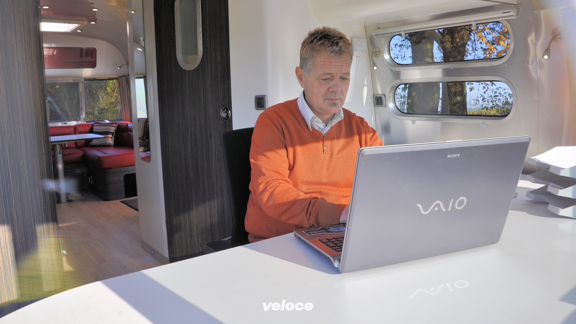 Airstream-flying-cloud-roulotte-ufficio-1 Airstream-flying-cloud-roulotte-ufficio-1