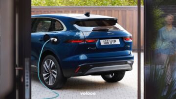 Jaguar_F-PACE_21MY_17_Location_Static_PHEV_150920_148_GLHD