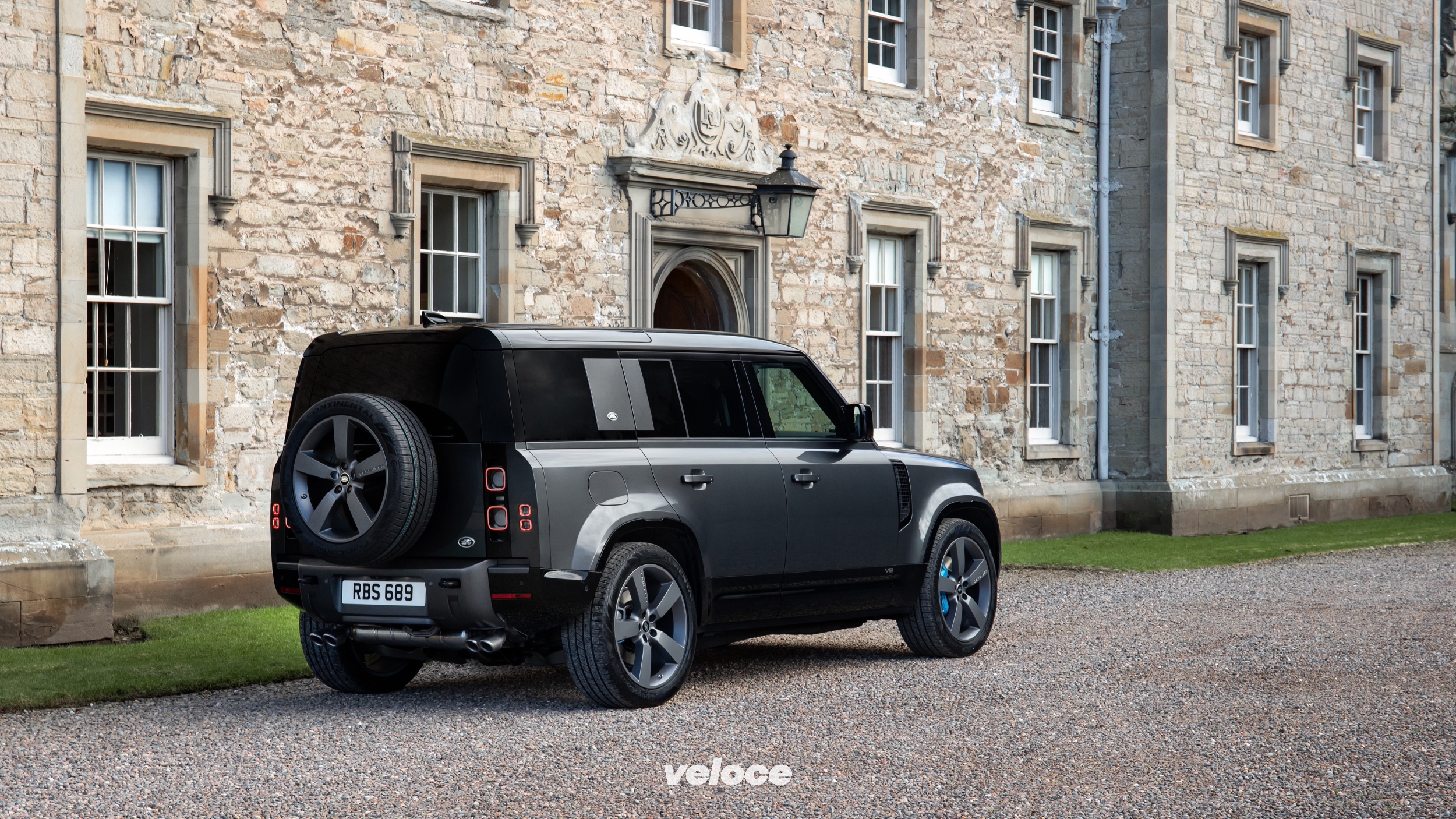 Land-Rover-Defender-V8-110-2 Land-Rover-Defender-V8-110-2