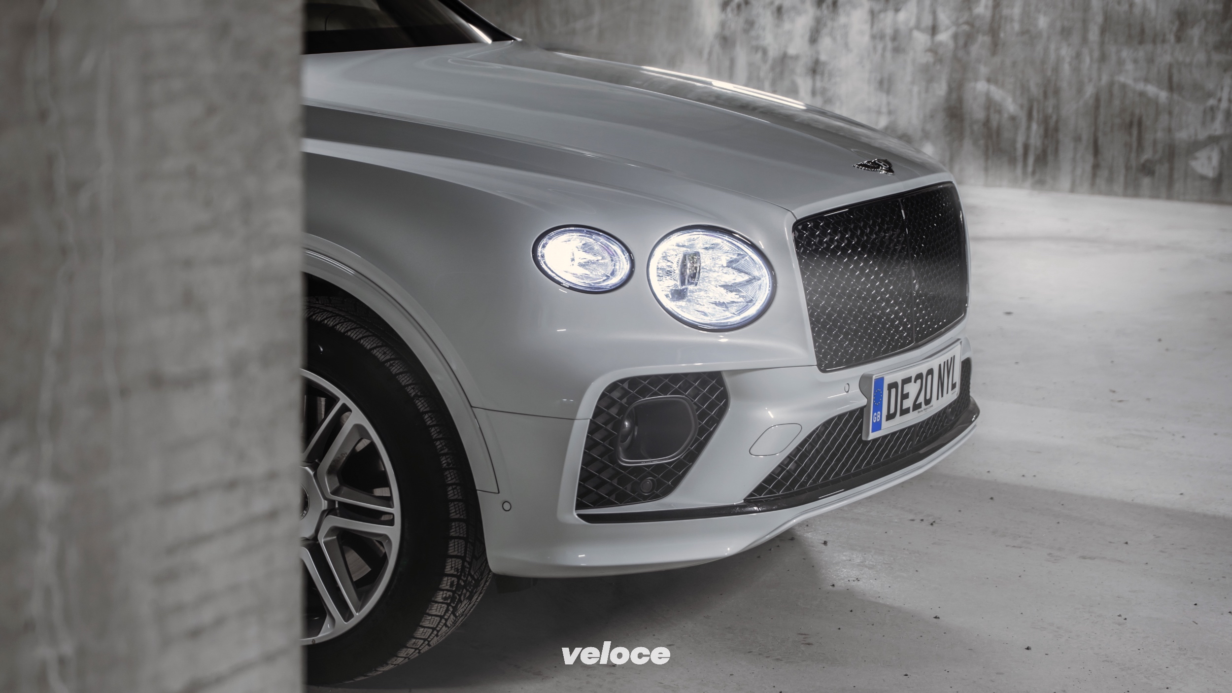 MatsLind_BentleyBentaygaWhite_131220_City_494-Redigera MatsLind_BentleyBentaygaWhite_131220_City_494-Redigera