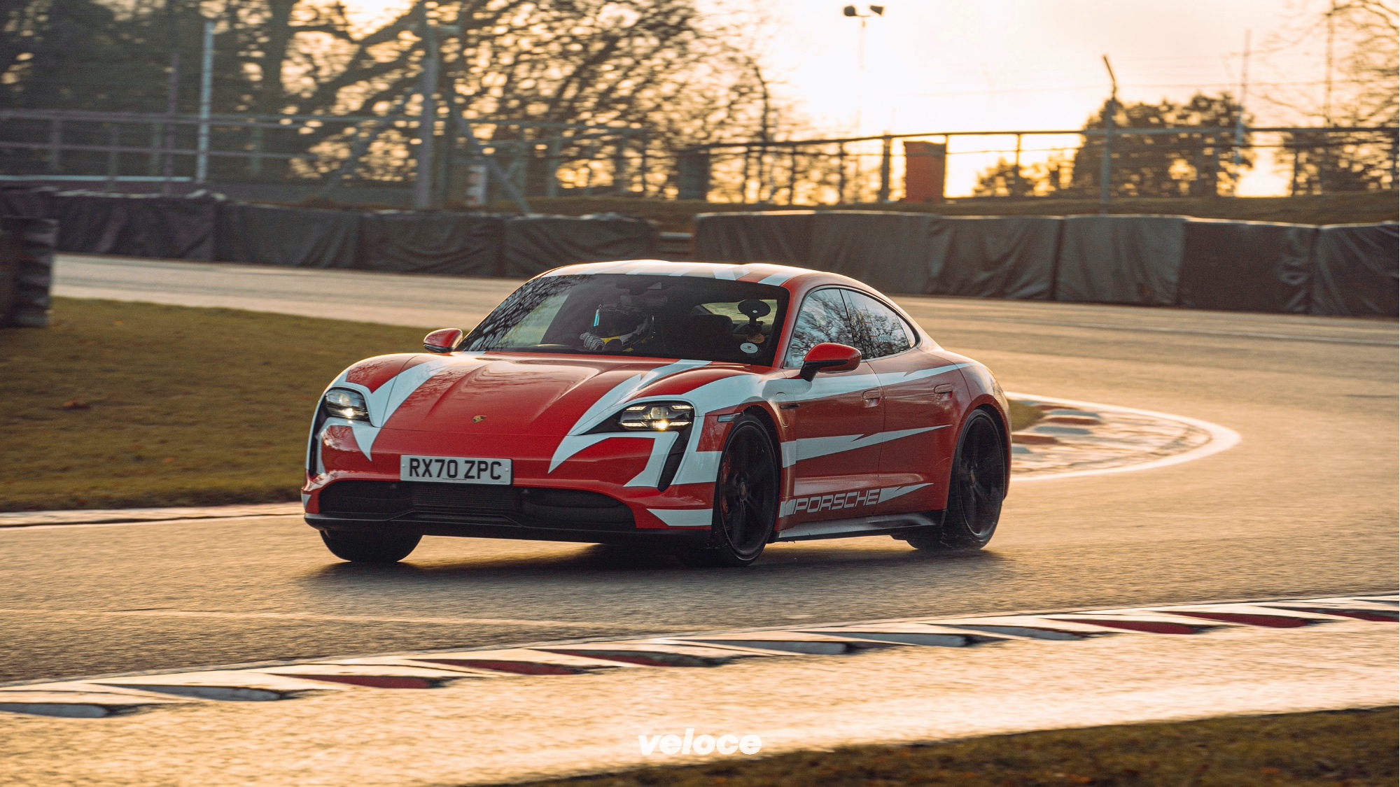 Porsche-Taycan-pista-record-4