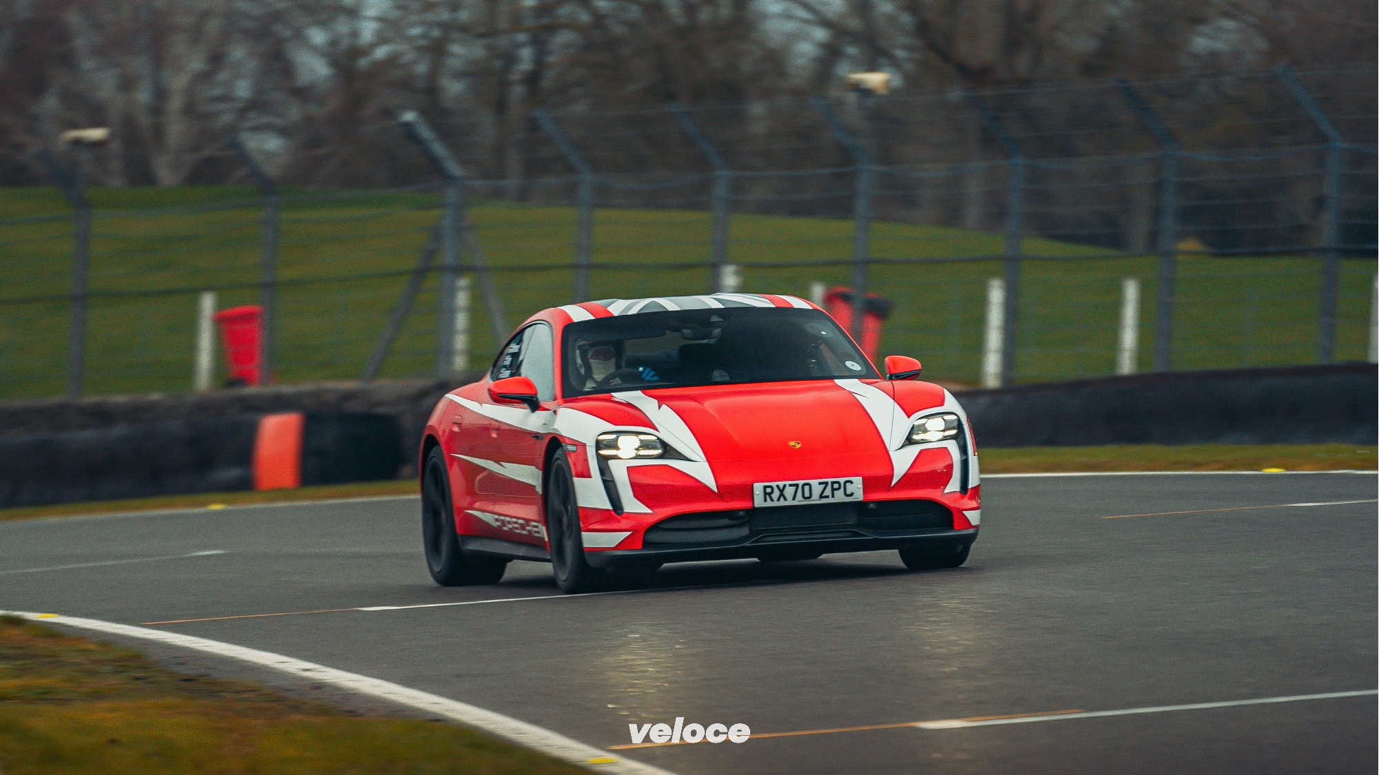 Porsche-Taycan-pista-record-9