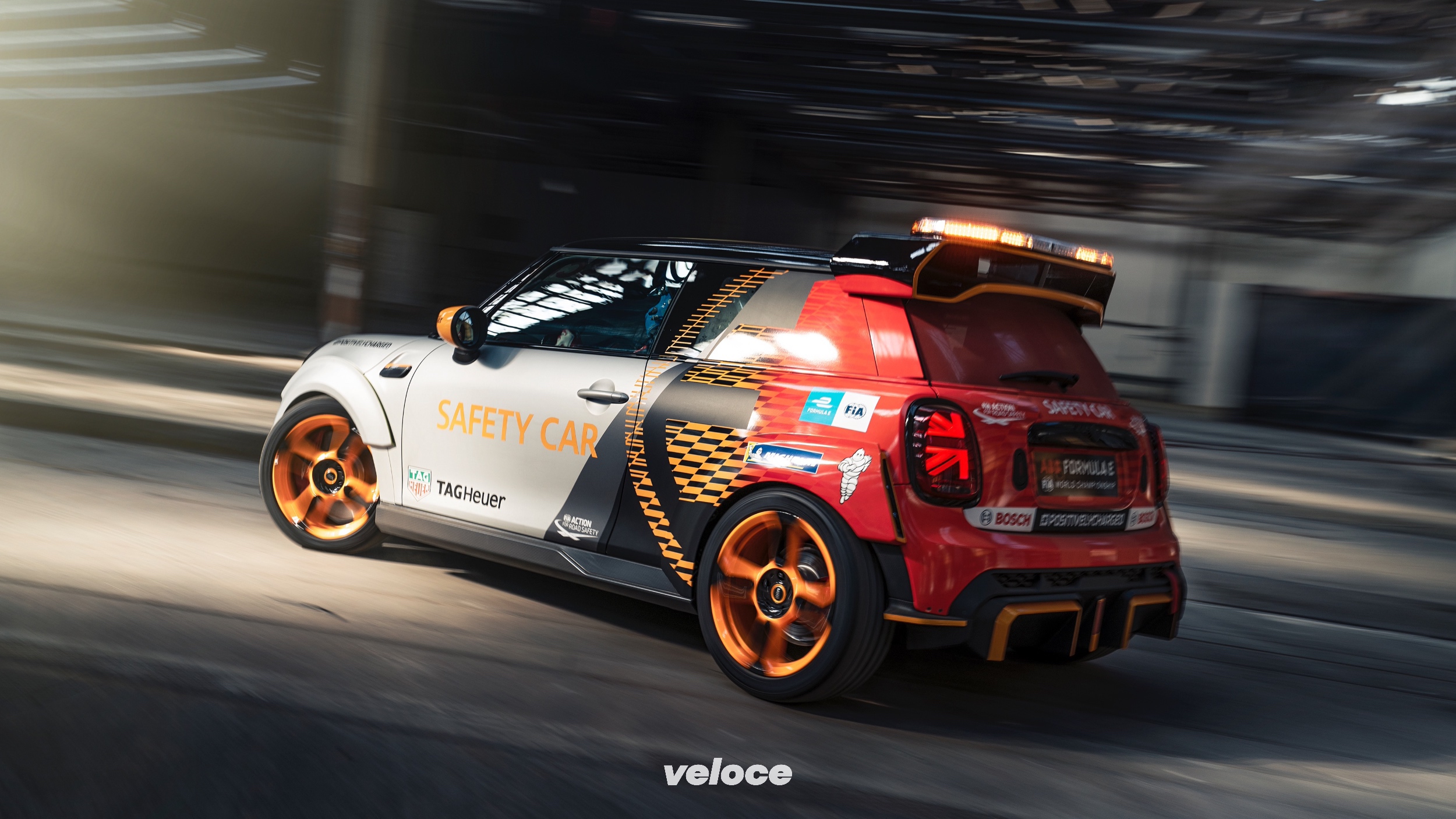 Mini: la safety car elettrica per la Formula E Mini: la safety car elettrica per la Formula E