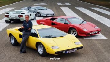 Valentino Balboni con quattro generazioni di Lamborghini Countach