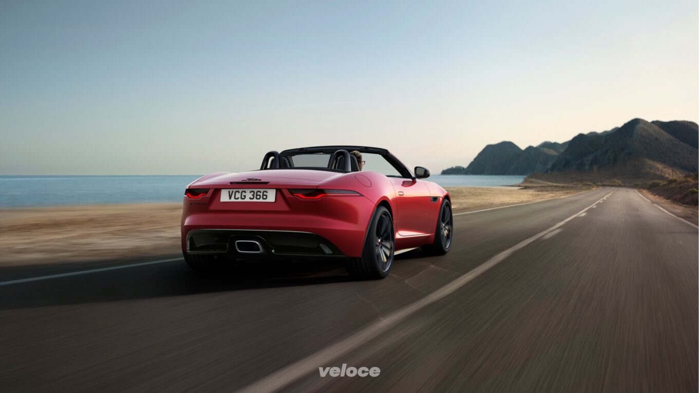 La Jaguar F-Type si veste di nero La Jaguar F-Type si veste di nero