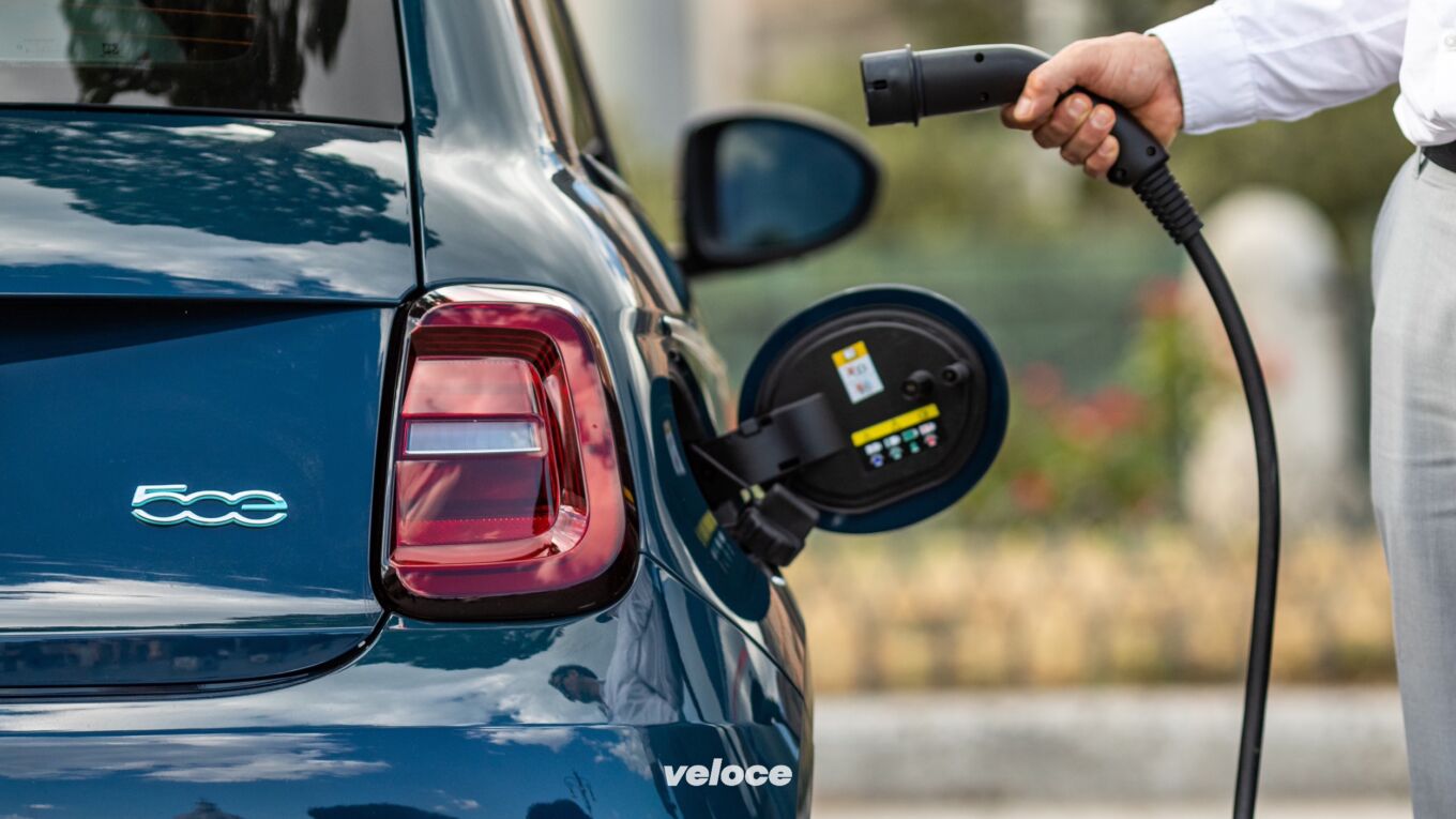 Auto elettriche e ibride in Italia, facciamo il punto Auto elettriche e ibride in Italia, facciamo il punto