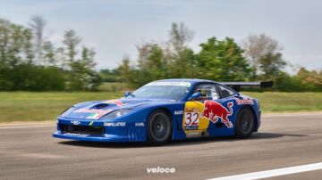 2000-Ferrari-550-GT1-_0