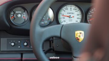 Porsche-911-ev-9-Everrati-interior-