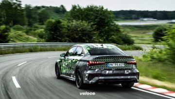 Audi-RS3-2021-drifting-2