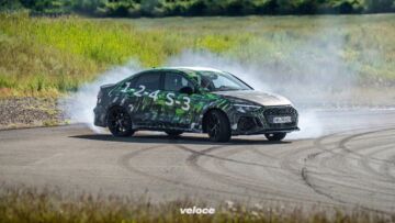 Audi RS3 2021 drifting
