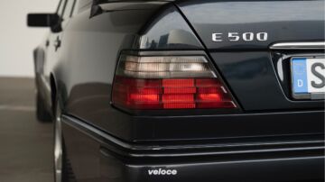 Mercedes-Benz-500-E-4