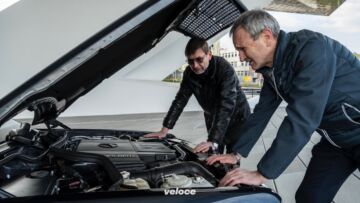 Mercedes-Benz-500-E-7