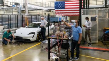 auto-elettrica-ricarica-wireless-1