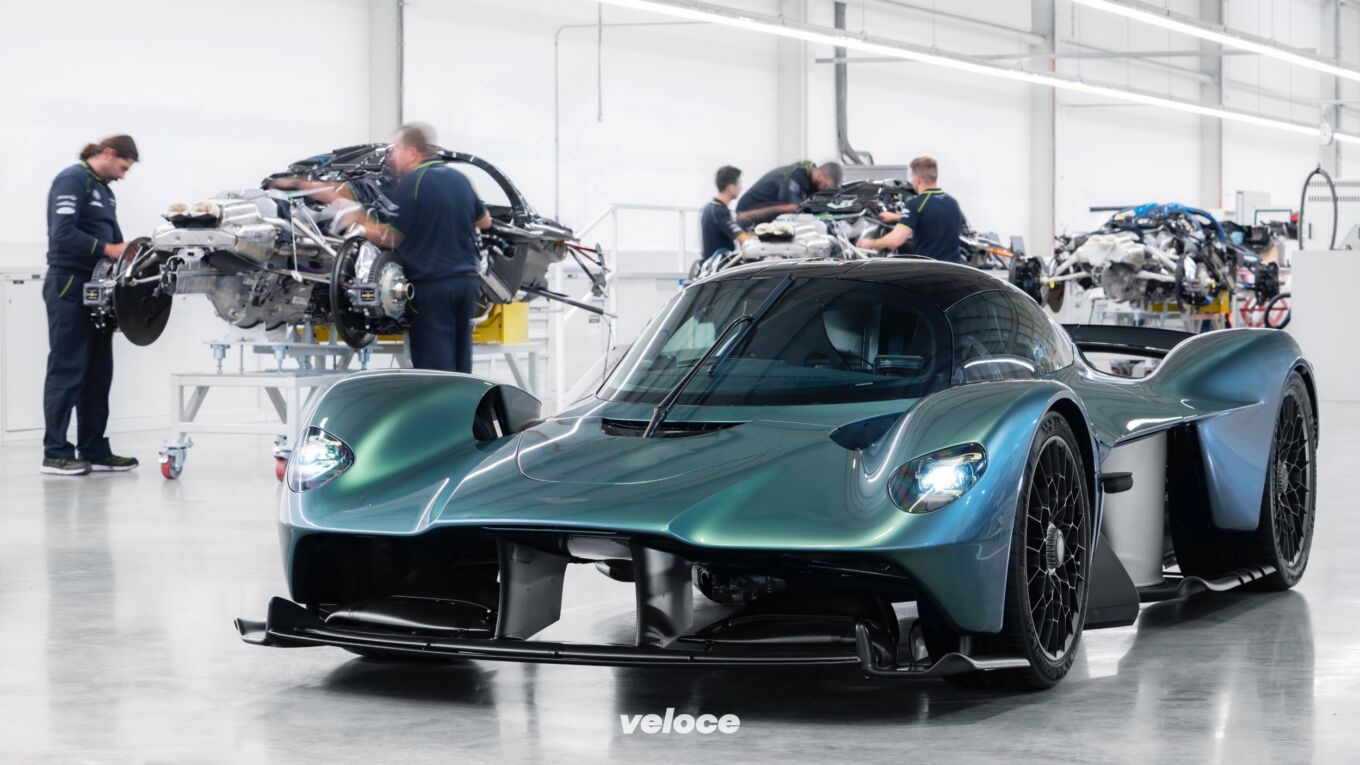 La prima Aston Martin Valkyrie di serie è pronta La prima Aston Martin Valkyrie di serie è pronta