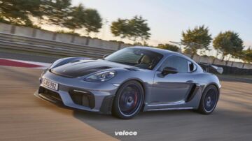 Porsche-911-GT4-RS-12