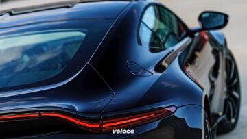 Aston_Martin_V8_Vantage_AML_1_-_Portugal-2-2