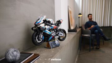 BMW-M-1000-RR-Lego-Technic-4