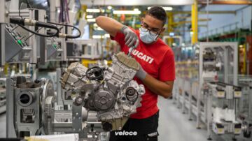 Ducatiengineproductionline_UC216892_High Ducatiengineproductionline_UC216892_High