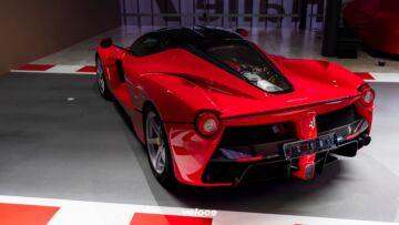 Ferrari-LaFerrari_back_left Ferrari-LaFerrari_back_left