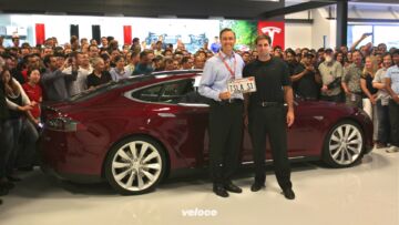 1. primissima Tesla Model S consegnata