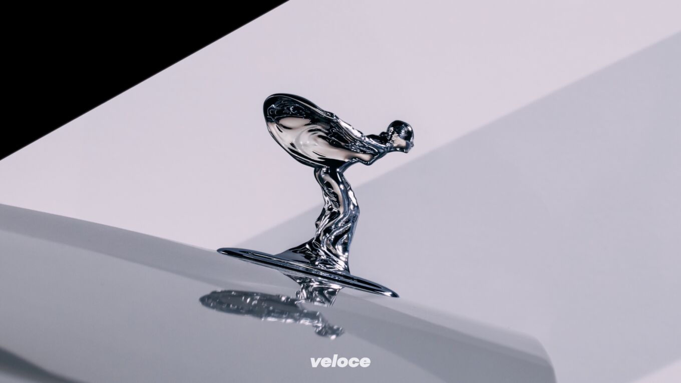 Rolls-Royce: restyling per la Spirit of Ecstasy Rolls-Royce: restyling per la Spirit of Ecstasy