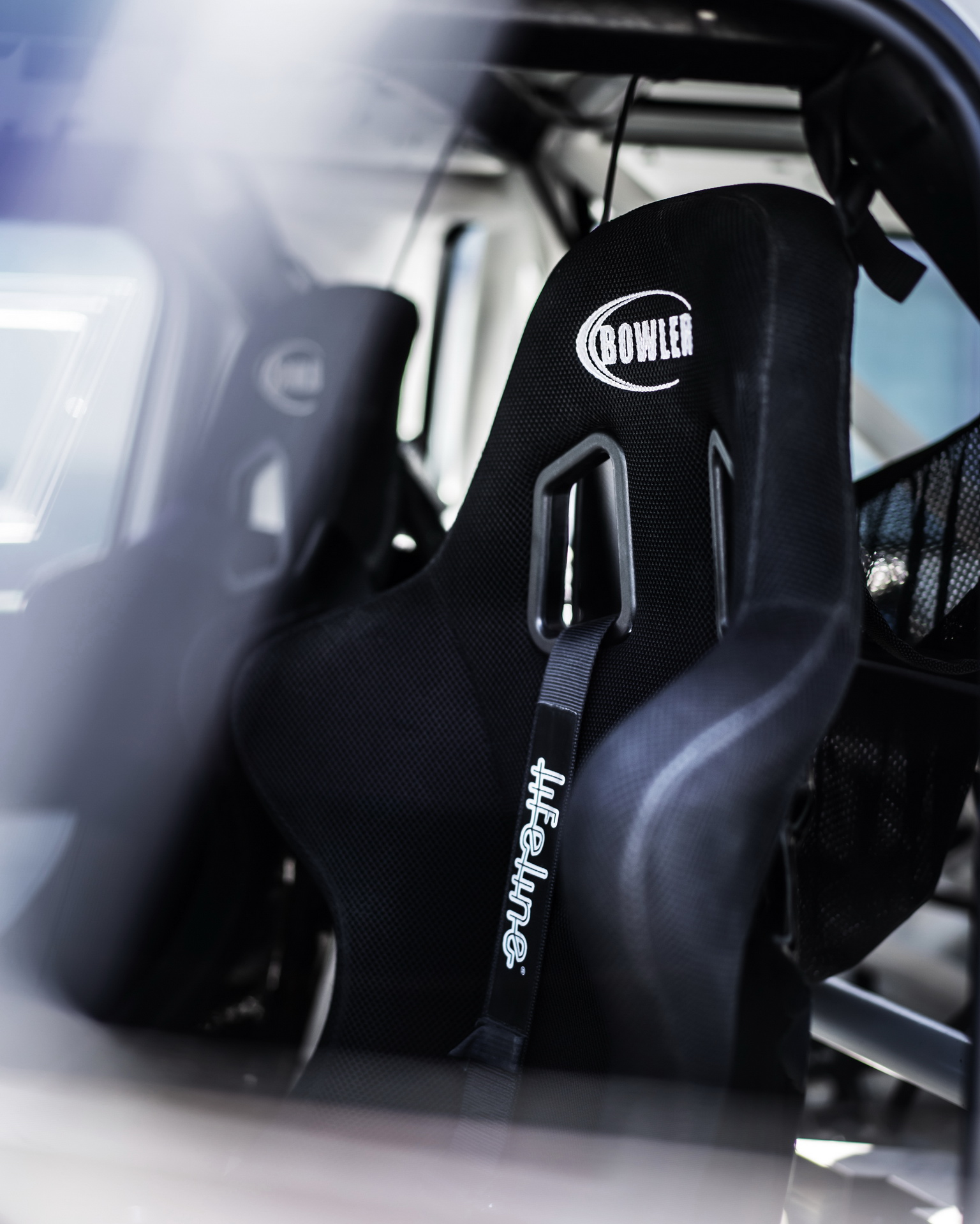 Land-rover-Defender-007-Challenge_10 Land-rover-Defender-007-Challenge_10