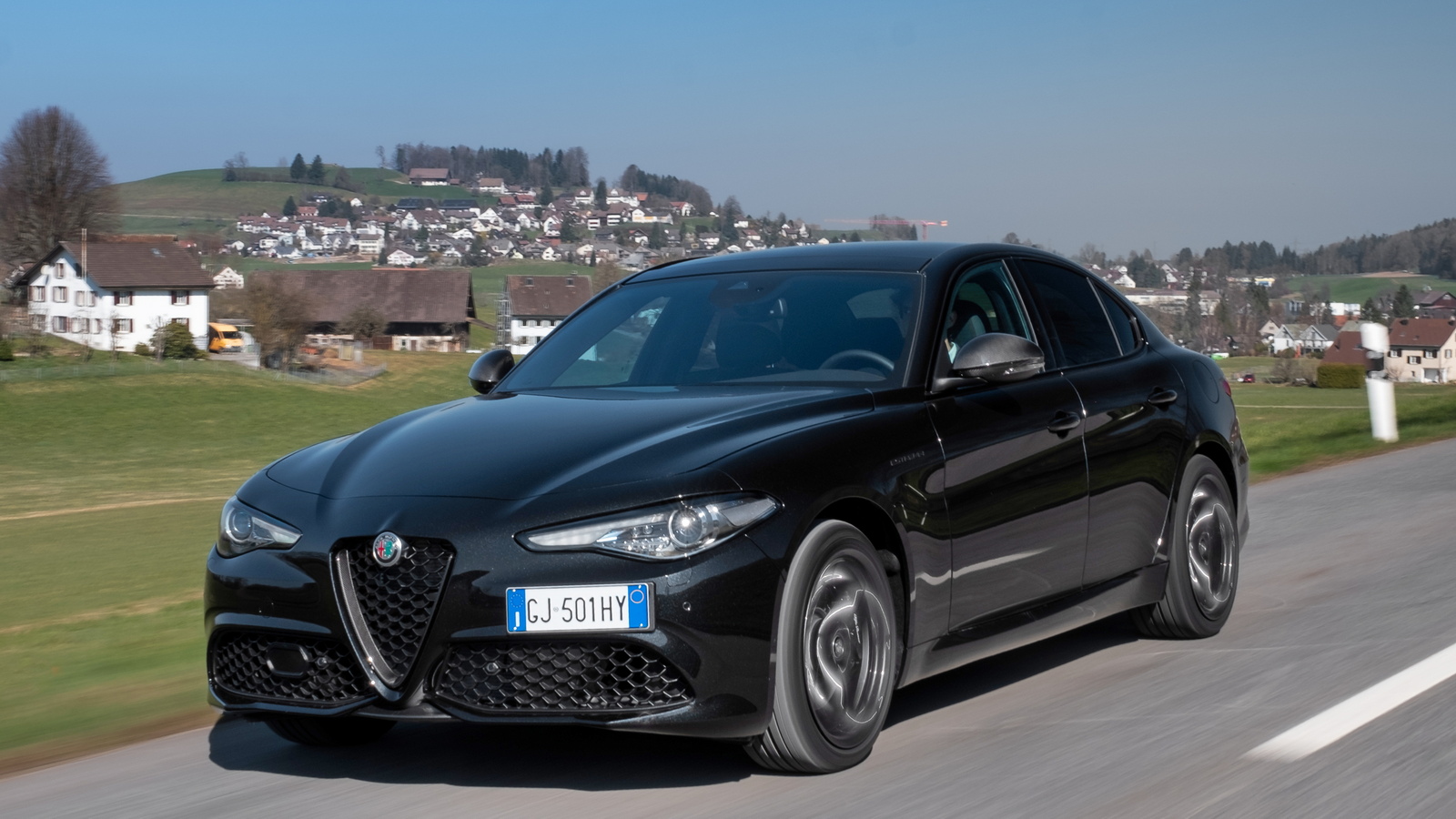 alfa-romeo-giulia-stelvio-estrema-2022_04 alfa-romeo-giulia-stelvio-estrema-2022_04