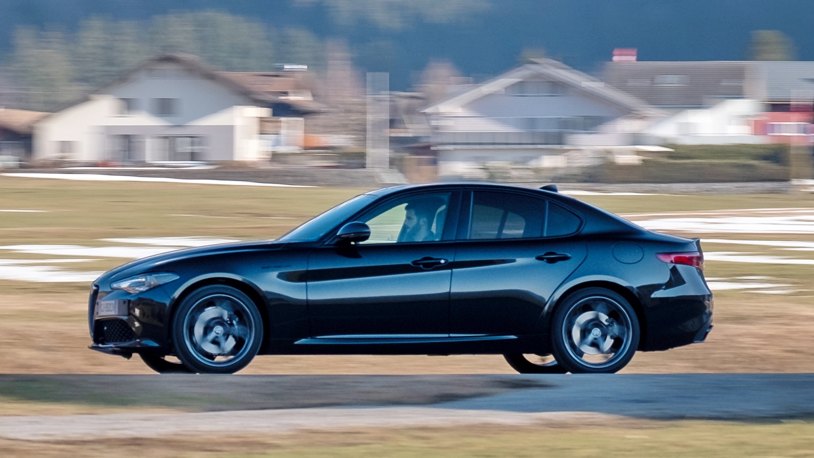 alfa-romeo-giulia-stelvio-estrema-2022_05 alfa-romeo-giulia-stelvio-estrema-2022_05