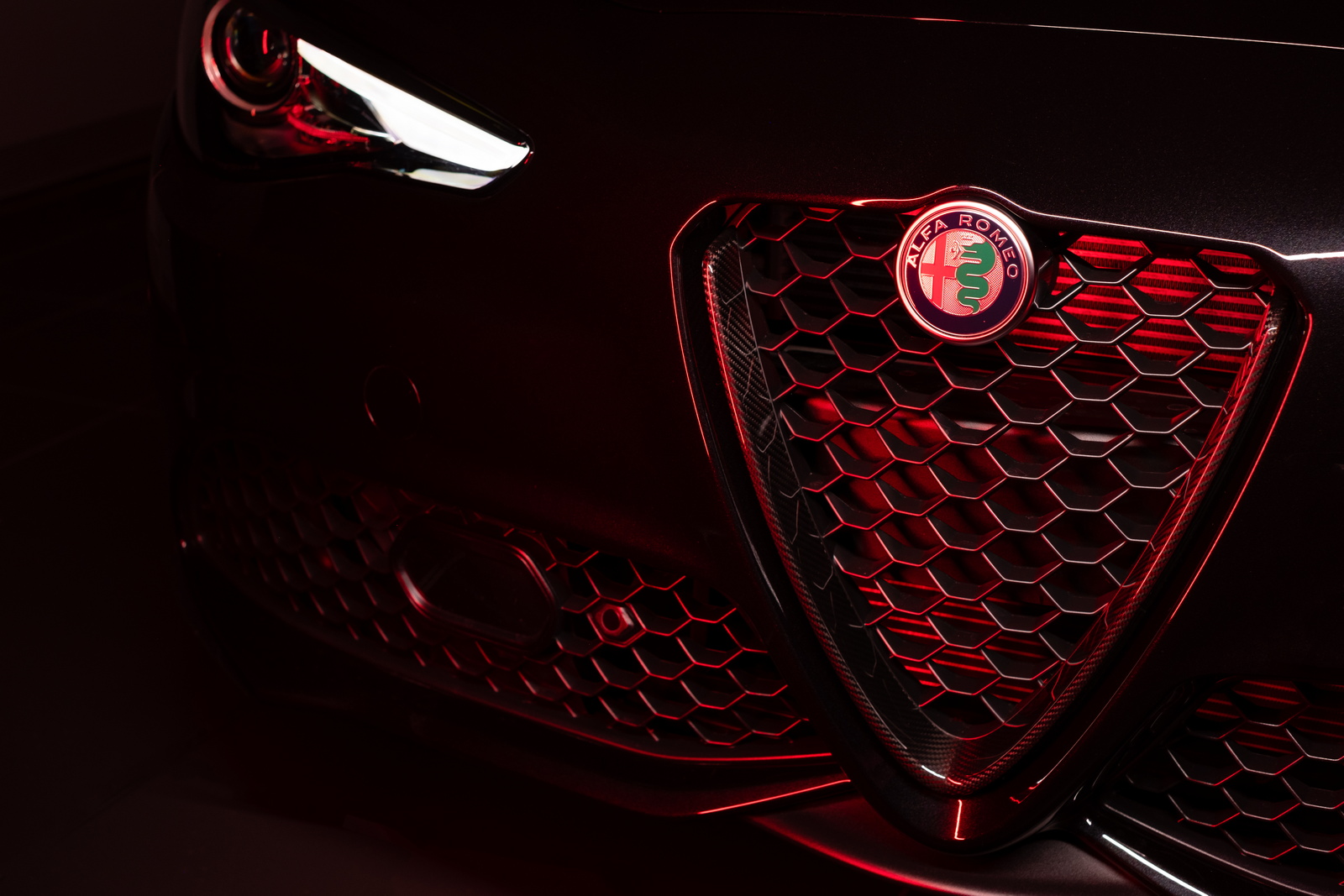 alfa-romeo-giulia-stelvio-estrema-2022_12 alfa-romeo-giulia-stelvio-estrema-2022_12