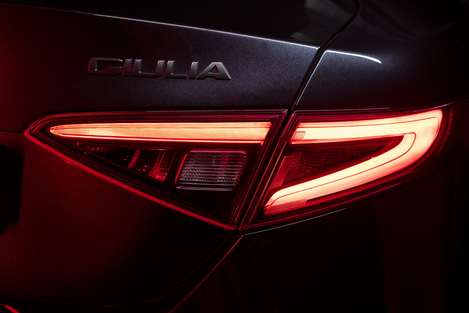 alfa-romeo-giulia-stelvio-estrema-2022_13 alfa-romeo-giulia-stelvio-estrema-2022_13