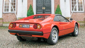 ferrari-308-gilles-villenueve-2022_01 ferrari-308-gilles-villenueve-2022_01