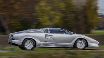 Lamborghini-Countach-25-Anniversario