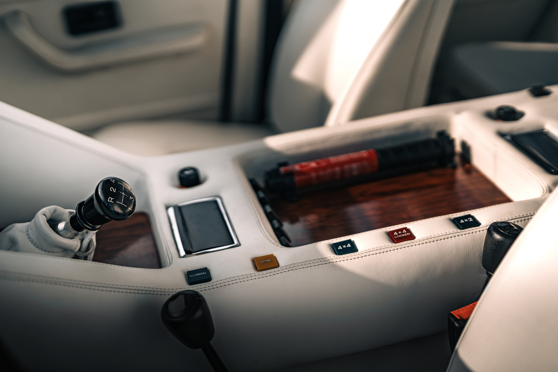 lamborghini-lm-002_10 lamborghini-lm-002_10