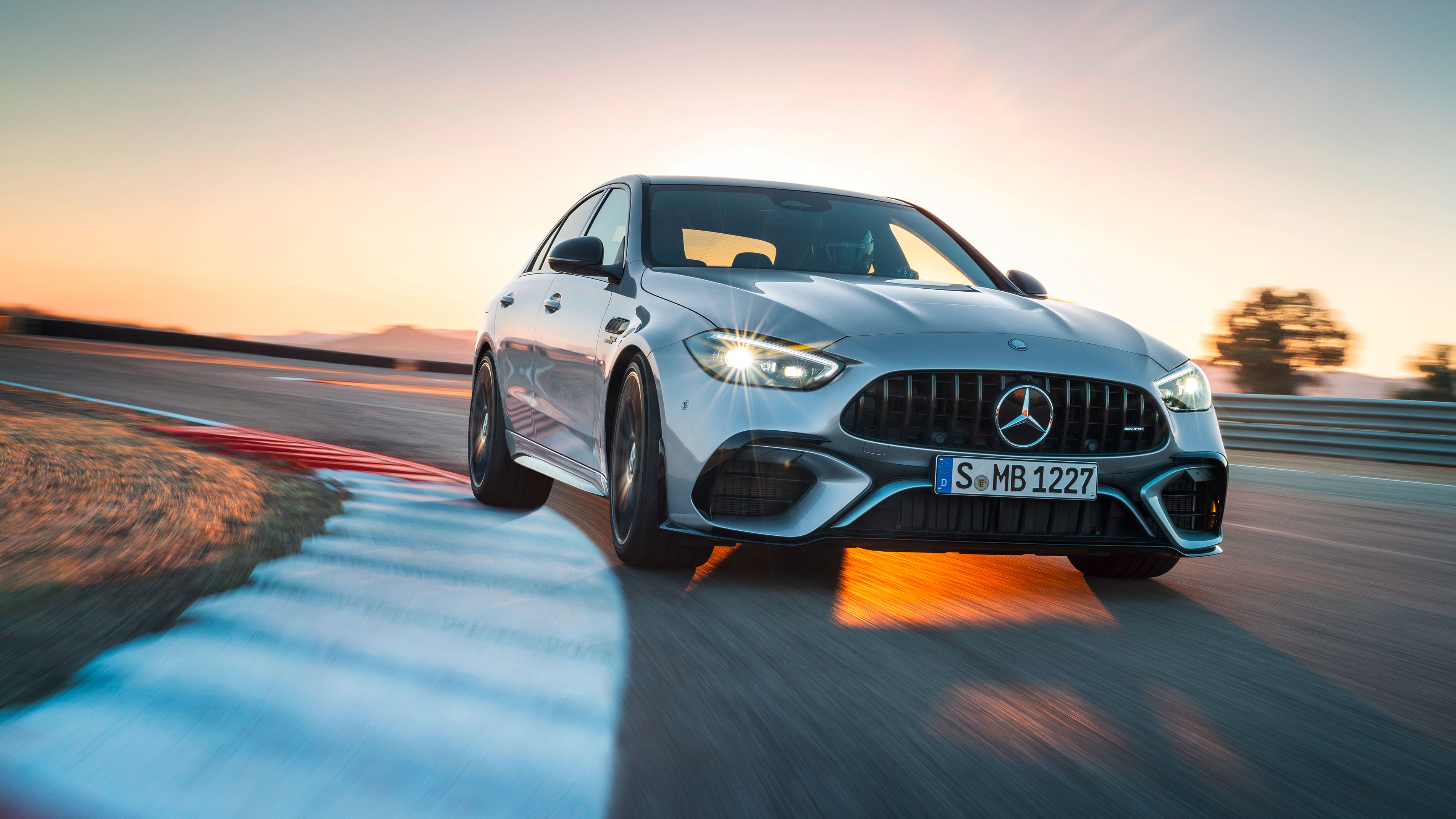 Mercedes-AMG C 63 S E Performance: downsizing miracoloso