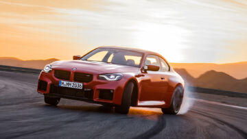 BMW M2 rimane fuori dal coro con un sei cilindri da paura