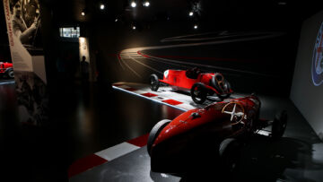 Museo Alfa Romeo di notte