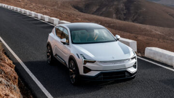 Polestar insiste, gioca il “3” e punta sulla potenza