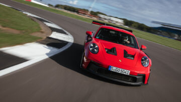 Porsche 911 GT RS 12