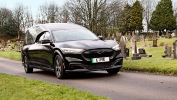 ford-mustang-mach-e-carro-funebre-elettrico-1 ford-mustang-mach-e-carro-funebre-elettrico-1