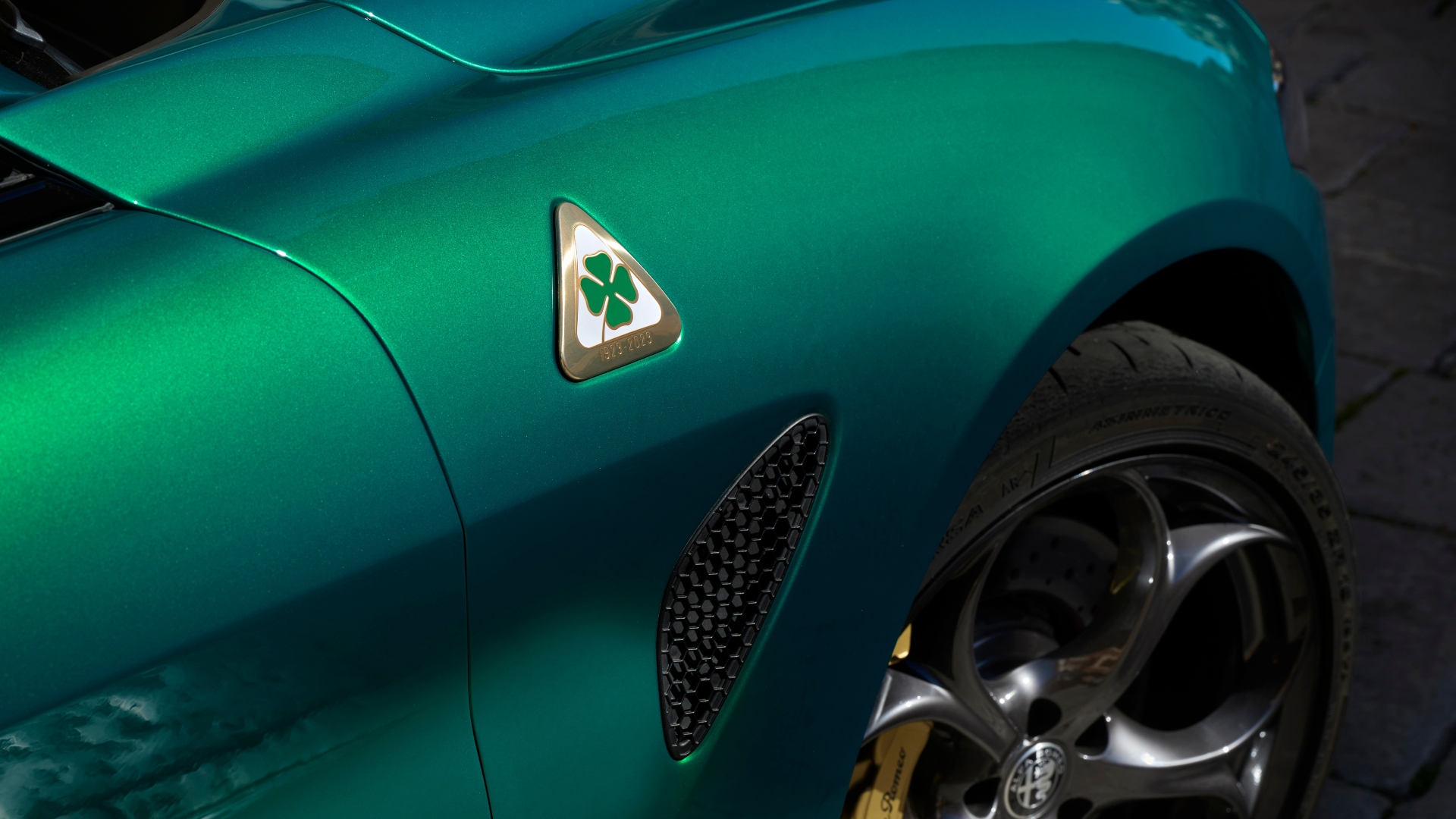 Alfa Romeo Giulia Quadrifoglio 100° Anniversario