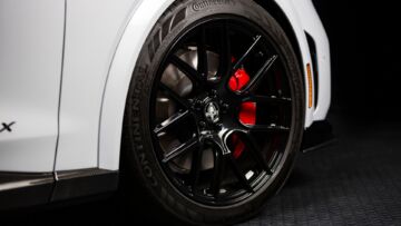 Shelby Mustang Mach-E GT e il sibilo del cobra