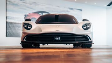 aston-martin-valhalla-19